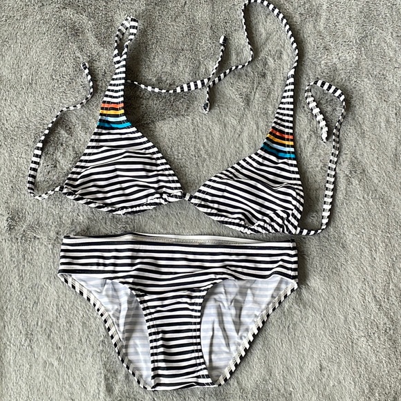 Speedo-triangle tie 2 piece bikini set - Picture 4 of 8